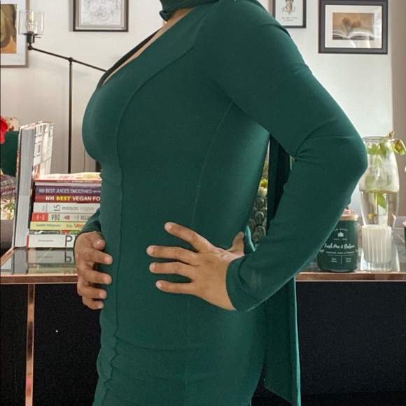 Fashion Nova - Emerald green long-sleeved bodycon dress with choker - Picture 3 of 10